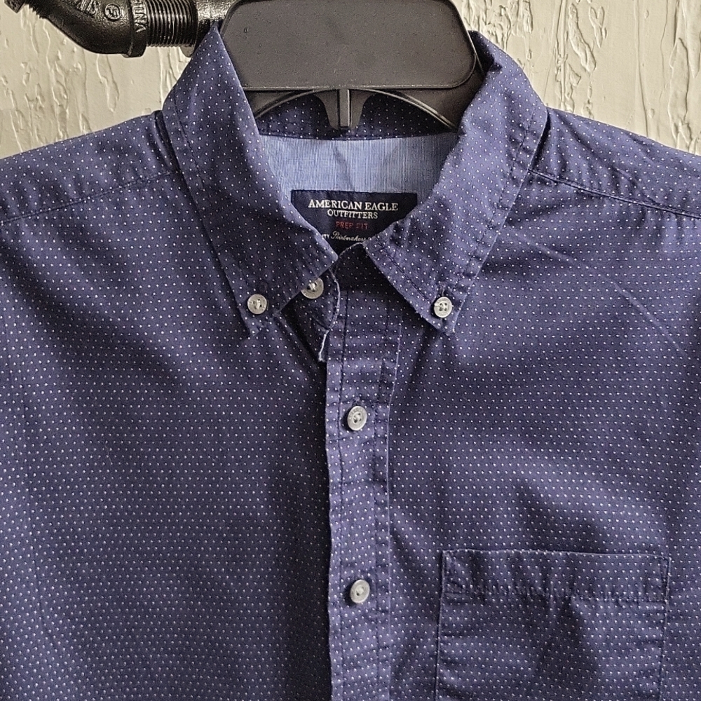 American Eagle Prep Fit Navy Dot Button Down Shirt